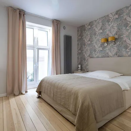 Stylish Victus Near The Promenade In By Renters Appartement *