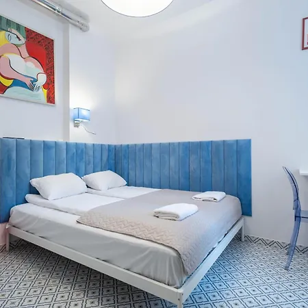 Appartement Stylish Victus Near The Promenade In By Renters *