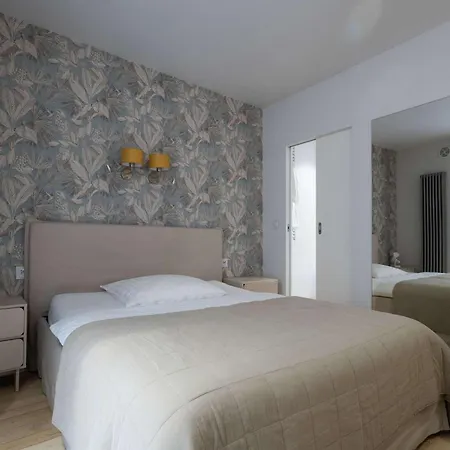 公寓 Stylish Victus Near The Promenade In By Renters