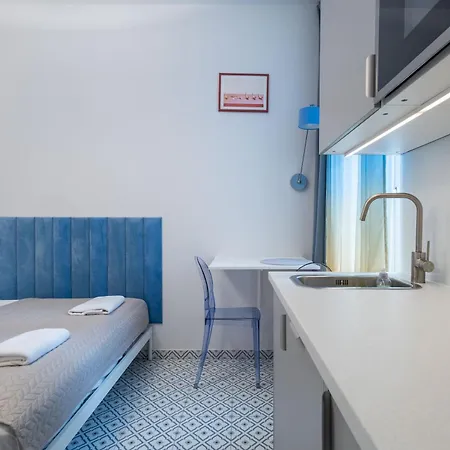 Stylish Victus Near The Promenade In By Renters *
