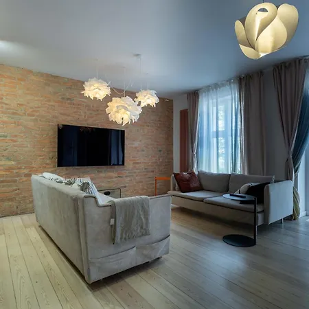 Appartement Stylish Victus Near The Promenade In By Renters *