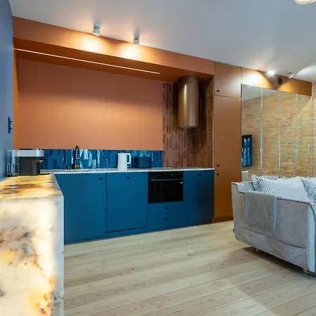 Stylish Victus Near The Promenade In By Renters Appartement *