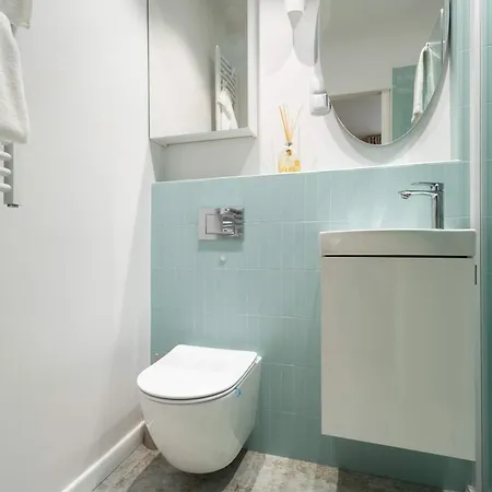 Stylish Victus Near The Promenade In By Renters