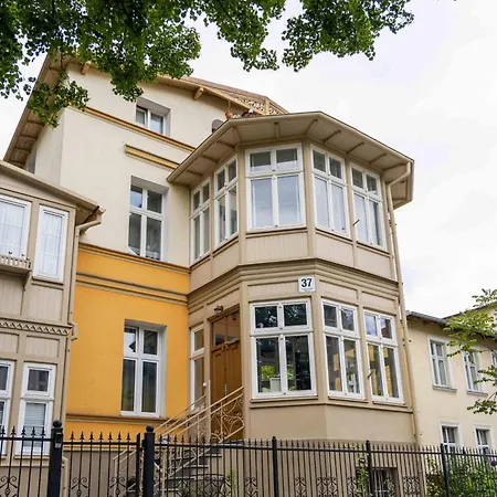 Stylish Victus Near The Promenade In By Renters *