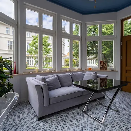 Stylish Victus Near The Promenade In By Renters *